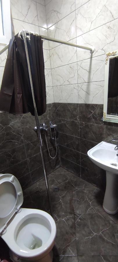 Femily Hotel In Batumi Mareti Str 2 Exterior foto