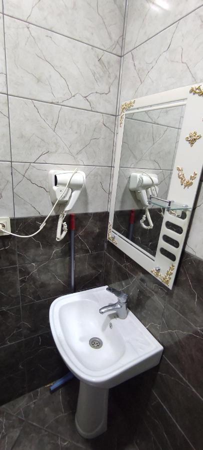 Femily Hotel In Batumi Mareti Str 2 Exterior foto