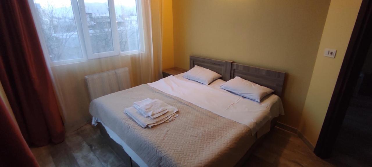 Femily Hotel In Batumi Mareti Str 2 Exterior foto