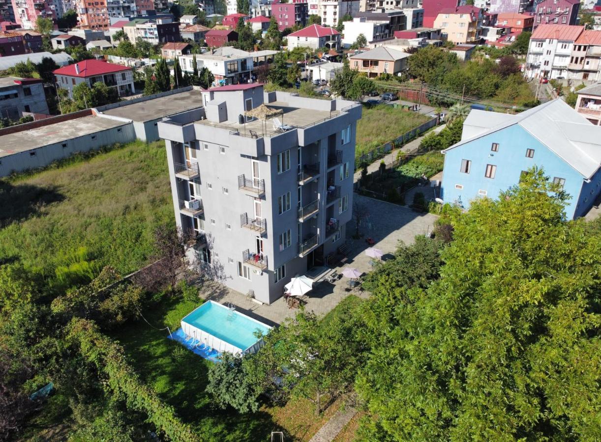 Femily Hotel In Batumi Mareti Str 2 Exterior foto