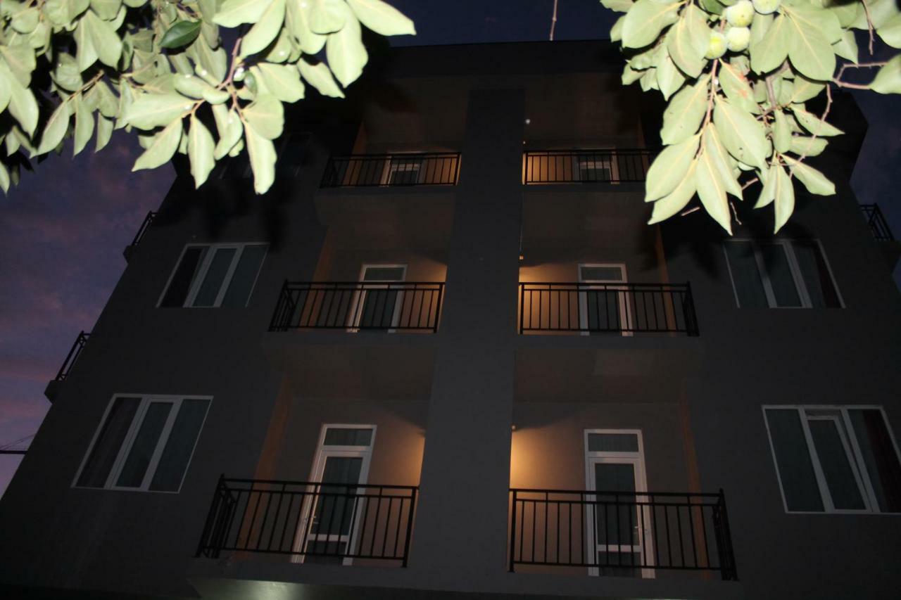 Femily Hotel In Batumi Mareti Str 2 Exterior foto